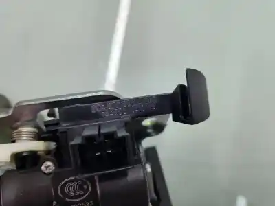 Автозапчастина б/у замок багажника / ворот для volkswagen t-roc (a11, d11) 1.0 tsi посилання на oem iam 2ga827505a  