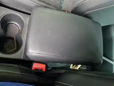 Recambio de automóvil de segunda mano de APOYABRAZOS CENTRAL para SEAT ATECA (KH7)  referencias OEM IAM   