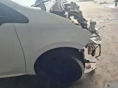 Peça sobressalente para automóvel em segunda mão guarda-lamas dianteiro direito por peugeot 208 access referências oem iam 