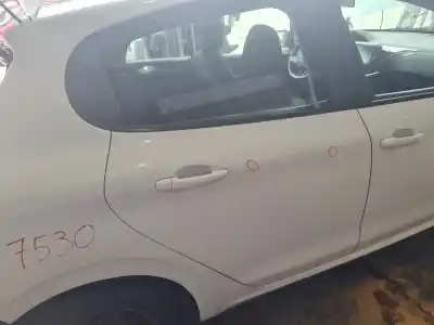 Peça sobressalente para automóvel em segunda mão porta do automóvel traseira direita por peugeot 208 access referências oem iam 