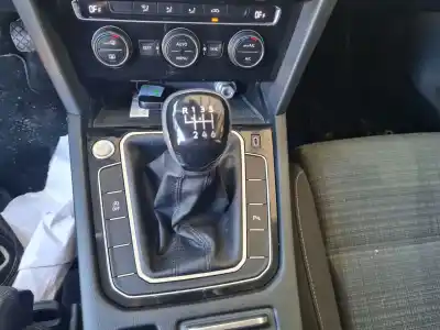 Автозапчастина б/у ручка важеля передач для volkswagen passat variant (cb5) passat 150 cv / 110 kw посилання на oem iam   