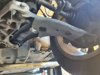 Автозапчастина б/у передній лівий нижний рычаг підвіски для volkswagen passat variant (cb5) passat 150 cv / 110 kw посилання на oem iam 