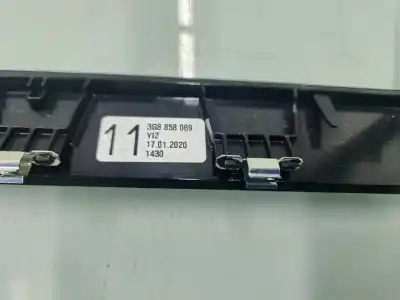 Pezzo di ricambio per auto di seconda mano modanatura per volkswagen passat variant (cb5) r-line 150 cv / 110 kw riferimenti oem iam 3g8858069   Pezzo di ricambio per auto di seconda mano modanatura per volkswagen passat variant (cb5) r-line 150 cv / 110 kw riferimenti oem iam 3g8858069