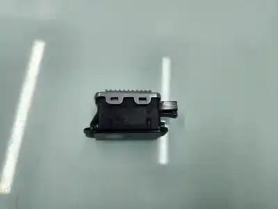 Автозапчастина б/у внутрішне світло для skoda octavia combi (nx5) rs 244 cv / 180 kw посилання на oem iam 5e3052134e  