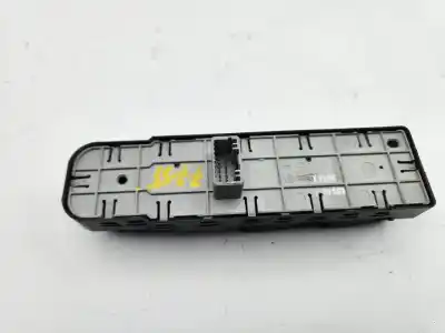 İkinci el araba yedek parçası SOL ÖN PENCERE ANAHTARI için RENAULT MEGANE III SPORT TOURER  OEM IAM referansları 809610017R  