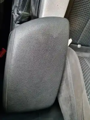 Second-hand car spare part center armrest for bmw serie 1 lim. 5-trg. (f20) 118d oem iam references 