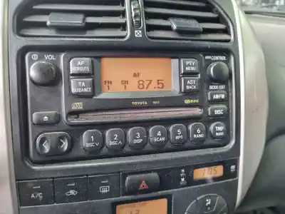 Second-hand car spare part audio system / radio cd for toyota rav 4 (a2) 2.0 d-4d executive 4x4 (2003->) oem iam references 