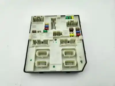 Pezzo di ricambio per auto di seconda mano scatola relè/fusibili per renault scenic ii dynamique 131 cv / 96 kw riferimenti oem iam 284b62069r  