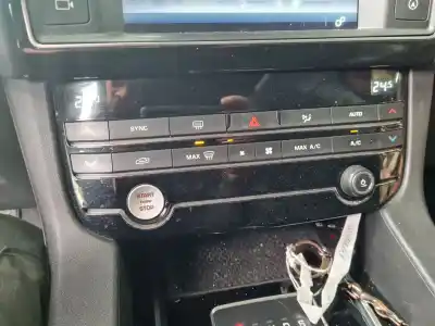Peça sobressalente para automóvel em segunda mão comando de sofagem (chauffage / ar condicionado) por jaguar f-pace prestige awd 250 cv / 184 kw referências oem iam jx6318c858amb  