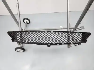 Pezzo di ricambio per auto di seconda mano griglia centrale paraurti per mercedes-benz clase b (w246) b 180 cdi be (246.200) 109 cv / 80 kw riferimenti oem iam a2468851122