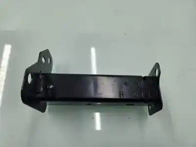 Pezzo di ricambio per auto di seconda mano rinforzo paraurti anteriore per renault captur ii techno riferimenti oem iam 561103790r  