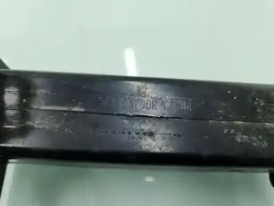 Pezzo di ricambio per auto di seconda mano rinforzo paraurti anteriore per renault captur ii techno riferimenti oem iam 561103790r  