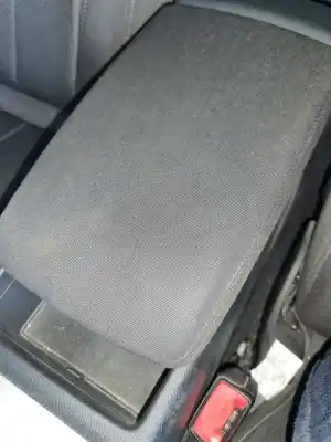 Pièce détachée automobile d'occasion accoudoir central pour audi a4 b9 avant (8w5, 8wd) 30 tdi mild hybrid références oem iam 8w0864207