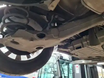 Peça sobressalente para automóvel em segunda mão manga de eixo traseira esquerda por volkswagen t7 transporter multivan (st) basis ehybrid 217 cv / 160 kw referências oem iam 7t0501071c