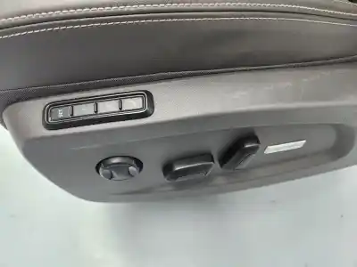 Second-hand car spare part LEFT FRONT SEAT for VOLKSWAGEN T7 TRANSPORTER MULTIVAN (ST) BASIS EHYBRID 217 CV / 160 KW OEM IAM references 7T0881105C  