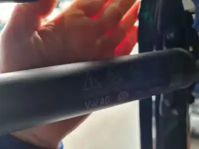 Second-hand car spare part TAILGATE GAS STRUT for VOLKSWAGEN TOURAN (5T1) Advance BMT OEM IAM references 5TA827851E  