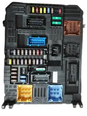 Peça sobressalente para automóvel em segunda mão caixa de fusíveis e relés por citroen c3 puretch 68 live 1.0 50kw referências oem iam 983790580