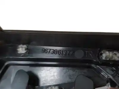 Peça sobressalente para automóvel em segunda mão MOLDAGEM por PEUGEOT 208  Referências OEM IAM 9673861377  
