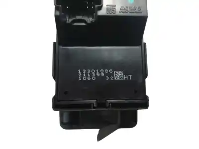 Peça sobressalente para automóvel em segunda mão botão / interruptor elevador vidro dianteiro direito por opel insignia a sedán (g09) 2.0 cdti (69) referências oem iam 13301886