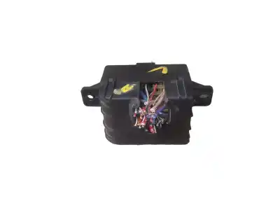 Second-hand car spare part fuse box unit for ssangyong rodius xdi oem iam references 8210421221
