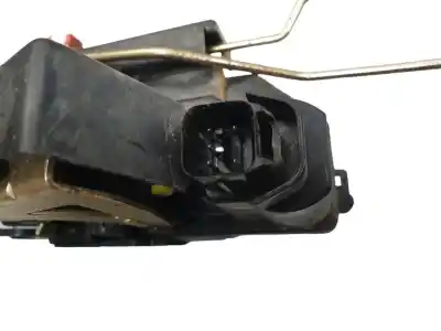 Second-hand car spare part front right door lock for ssangyong rodius xdi oem iam references 7121021024