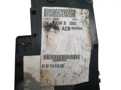 Peça sobressalente para automóvel em segunda mão caixa de fusíveis e relés por ford focus lim. (cb8) edition referências oem iam av6t14a067ad