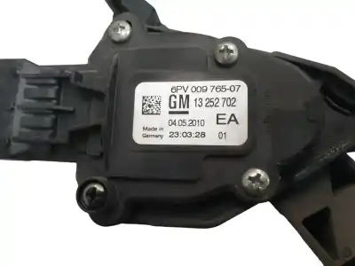 Second-hand car spare part accelerator pedal for opel astra j (p10) 1.7 cdti (68) oem iam references 13252702  