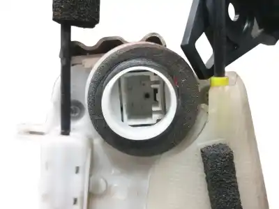 Автозапчасти б/у замок задней правой двери за toyota prius (nhw30) plug-in hybrid advance ссылки oem iam 6905047070