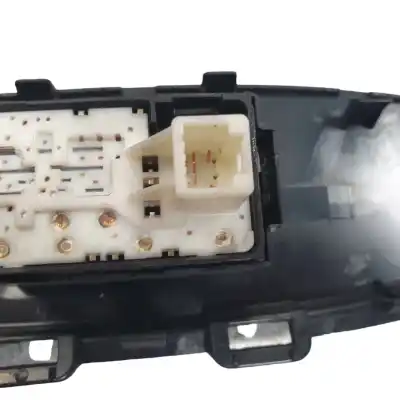 Автозапчасти б/у выключатель переднего правого окна за toyota prius (nhw30) plug-in hybrid advance ссылки oem iam 7423147110