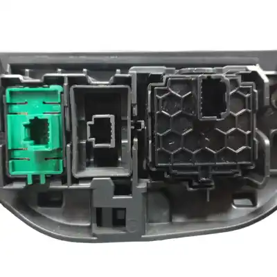 Second-hand car spare part decorative moulding for renault clio iv business oem iam references 689217505r