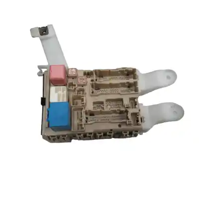 Second-hand car spare part fuse box unit for toyota verso (_r2_) 2.2 d-4d (aur21_) oem iam references 827300f300a  