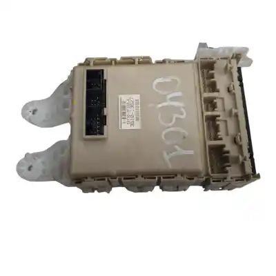 Second-hand car spare part fuse box unit for toyota verso (_r2_) 2.2 d-4d (aur21_) oem iam references 827300f300a