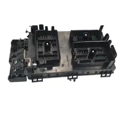 Piesă de schimb auto la mâna a doua Panou Siguranțe pentru OPEL ASTRA J LIM. Selective Referințe OEM IAM 39065977  