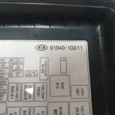 Pezzo di ricambio per auto di seconda mano scatola relè/fusibili per kia rio 1.5 crdi ex2 riferimenti oem iam 919401g011  
