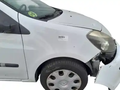 Peça sobressalente para automóvel em segunda mão guarda-lamas dianteiro direito por renault clio iii emotion referências oem iam 7701476105