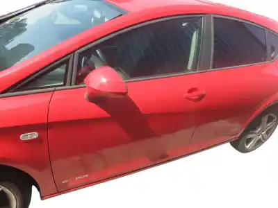 Peça sobressalente para automóvel em segunda mão PORTA DA FRENTE ESQUERDA por SEAT LEON (1P1)  Referências OEM IAM 1P0831055A  