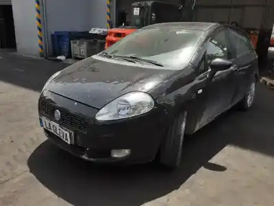 Автозапчасти б/у ПЕРЕДНЯЯ ПРАВАЯ КУЛАЧКА за FIAT PUNTO (EVO) (199)  ссылки OEM IAM 51776377  
