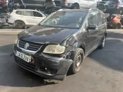 Pièce détachée automobile d'occasion COMPRESSEUR DE CLIMATISATION pour VOLKSWAGEN TOURAN (1T1, 1T2) 2.0 TDI Références OEM IAM 1K0820808F  