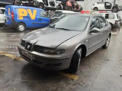 Second-hand car spare part alternator for seat leon (1m1) 1.9 tdi oem iam references 028903028d