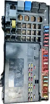 Pezzo di ricambio per auto di seconda mano scatola relè/fusibili per iveco eurocargo tector 5.9 diesel riferimenti oem iam 504240777