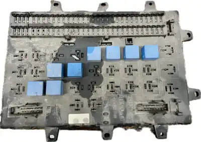 Peça sobressalente para automóvel em segunda mão caixa de fusíveis e relés por renault renault renault referências oem iam 5010231782