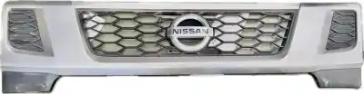 Recambio de automóvil de segunda mano de CALANDRA DELANTERA DE RADIADOR para NISSAN NISSAN NT400 CABSTAR 45.15 2014- 145CV 2488CC 1018629  referencias OEM IAM 62320LC60A  