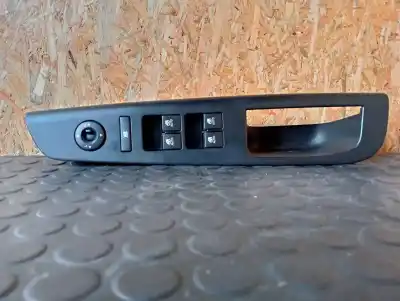 Автозапчастина б/у ПЕРЕДНІ ВІКНИЙ ВМИКАЧ для KIA CEED SW (ED)  Посилання на OEM IAM 823511H010  