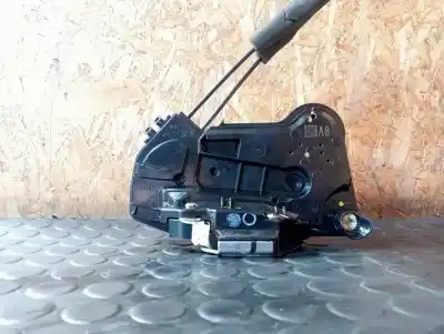 Peça sobressalente para automóvel em segunda mão fechadura da porta dianteira esquerda por toyota corolla (e21) 2zr-x2zrw22u referências oem iam 6904002491