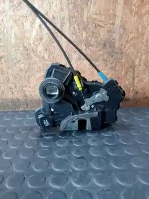 Second-hand car spare part left front door lock for toyota auris (e15) 1ndtv oem iam references   