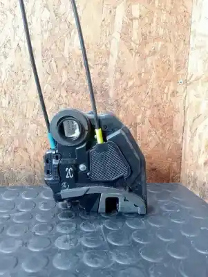 Second-hand car spare part rear right door lock for toyota auris (e15) 1ndtv oem iam references   