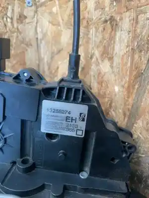 Peça sobressalente para automóvel em segunda mão fechadura da porta dianteira direita por opel corsa d z14xep referências oem iam 13258274  