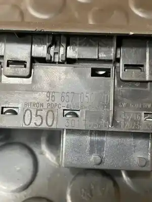Second-hand car spare part LEFT FRONT POWER WINDOW SWITCH for CITROEN C4 BERLINA  OEM IAM references 96657050ZD  