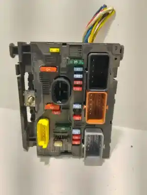 Pièce détachée automobile d'occasion boîtes à fusibles pour peugeot 207 d-8hz références oem iam 9664055480