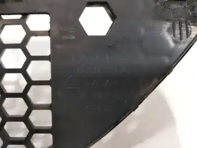Peça sobressalente para automóvel em segunda mão Grelha De Pára Choques Central por SEAT LEON (1P1) LEON 1P1 Referências OEM IAM 1P0853667  